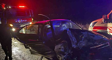 Çorum'da iki otomobil çarpıştı: 9 yaralı
