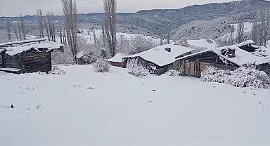 Çorum'da kar yağışı köyleri beyaza bürüdü
