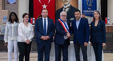 Creil delegasyonu Kuşadası Belediye Meclisi'nin konuğu oldu