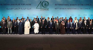 Cumhurbaşkanı Erdoğan, 40. İSEDAK Toplantısı'nda aile fotoğrafı çekimine katıldı