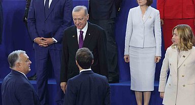 Cumhurbaşkanı Erdoğan, Avrupa Siyasi Topluluğu Zirvesi'nde aile fotoğrafı çekimine katıldı