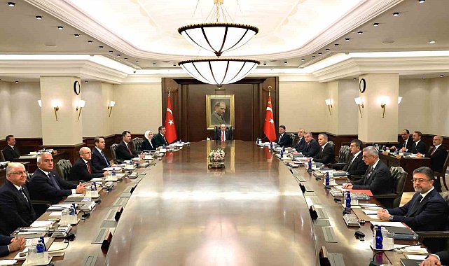 Cumhurbaşkanı Erdoğan: "Terör örgütünün belediye gücüyle haraç mekanizmaları kurmasına göz yumamayız"