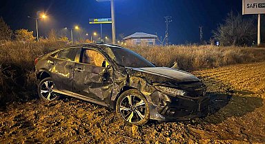 Defalarca takla atan araçtan yaralı olarak kurtuldu