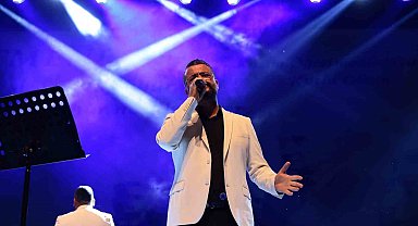 Denizli Büyükşehirden öğretmenlere özel konser ve defile