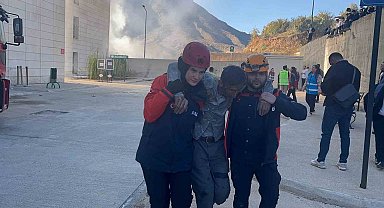 Derecik'te deprem ve yangın tatbikatı
