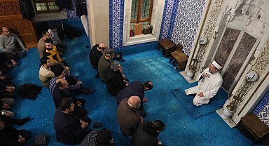 Diyanet İşleri Başkanı Erbaş, Bakü Şehitlik Camii'nde vatandaşlarla bir araya geldi