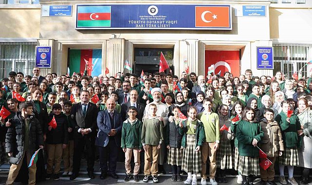 Diyanet İşleri Başkanı Erbaş, TDV Azerbaycan Bakü Türk Lisesi'ni ziyaret etti