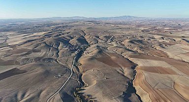 Doğanın eşsiz uyumu: Bozkır dağları ve uçsuz bucaksız tarım arazileri