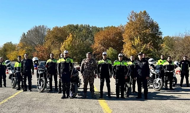Edirne'de Motosikletli Trafik Polis Timleri eğitimlerini başarıyla tamamladı