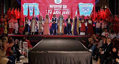 Edirne'de Rumeli kıyafetlerinden oluşan defile ilgi gördü