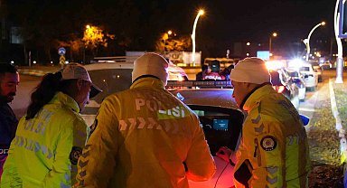 Edirne'de trafik polisleri 17 ekiple uygulama yaptı