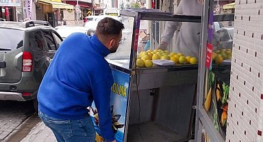 Efeler'de kaldırımlar işgalden arındırılıyor