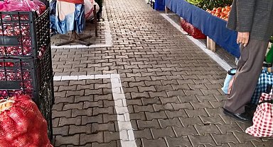 Efeler'in ekiplerinden pazar alanlarında düzenleme