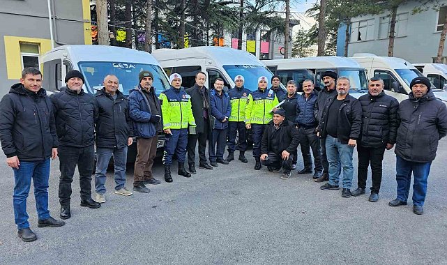 Eğirdir jandarma trafik ekiplerinden okul servis araçlarına denetim
