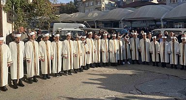 Eğitimlerini tamamlayan 32 hafız için icazet töreni düzenlendi