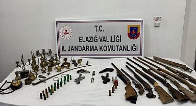 Elazığ'da 12 adet ruhsatsız silah ve 30 adet tarihi obje ele geçirildi: 2 gözaltı