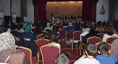 Elazığ'da 'Güler misin Ağlar mısın' adlı tiyatro büyük beğeni topladı