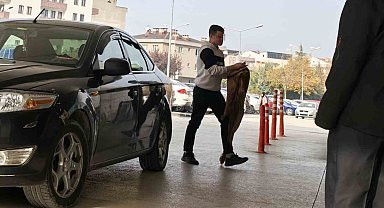 Elini makineye kaptıran işçinin parmağı koptu