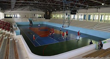 Emektar spor salonu kapılarını kapattı