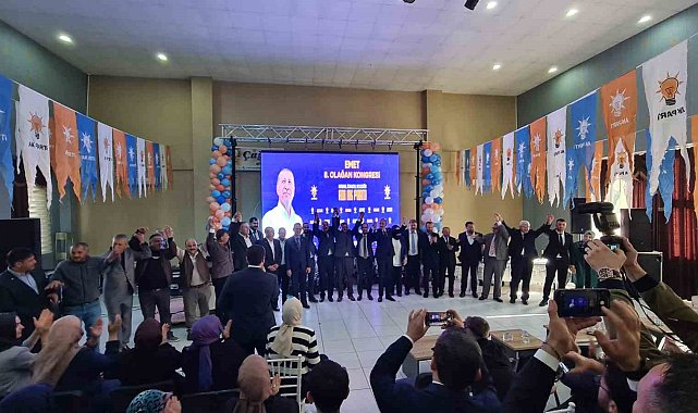 Emet AK Parti'de yeni başkan Mustafa Kısa