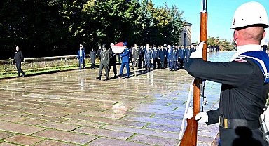 Emniyet Teşkilatı, Atatürk Haftası dolayısıyla Anıtkabir'i ziyaret etti
