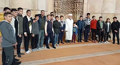 Erzincanlı öğrenciler Divriği Ulu Cami ve Şifahanesini gezdiler