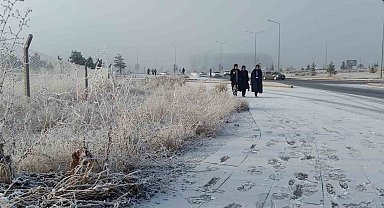 Erzurum buz kesti, sis şehri örttü