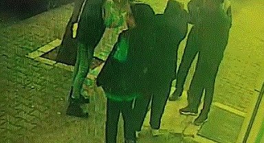 Esenyurt'ta markette müşteri ile çalışan arasında kavga çıktı