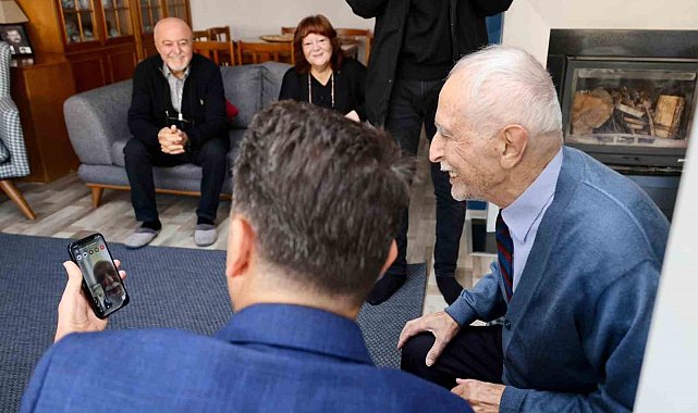 Eski Bakan Nabi Avcı'dan 88 yaşındaki okul müdürüne Öğretmenler Günü sürprizi