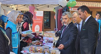 Eskişehir'de Gazze'ye destek için hayır çarşısı açıldı