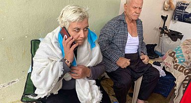 Evde mahsur kalan yaşlı adam ile kızı ve oğlu kurtarıldı