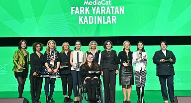 Fark yaratan kadınlar sahnede ışıldadı