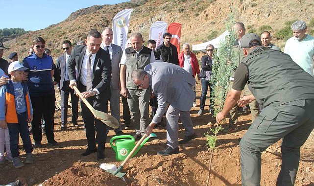 Fethiye'de geleceğe nefes için 5 bin fidan toprakla buluştu