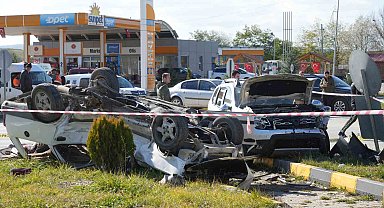 Fiat Tofaş marka otomobilin altında kalan sürücü feci şekilde can verdi