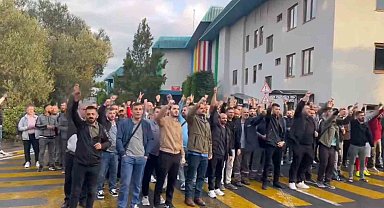Filli Boya işçilerinden çatal kaşıklı eylem