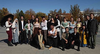 Film karakterleri üniversite öğrencileri ile vücut buldu