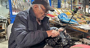 Fırtınalarda kırılan şemsiyeler tamircilerde yoğunluğa sebep oldu