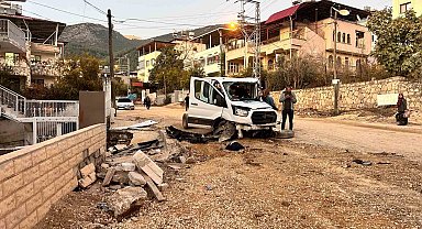Freni patlayan kamyon 2 aracı biçti, ortalık savaş alanına döndü: 4 yaralı