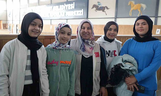 Gaziantep'te yetim çocuklar ve anneler için at binme etkinliği