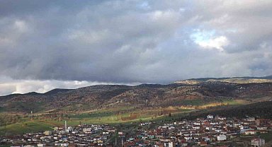 Gediz'de kayıp kadından 3. haftasında da bir iz bulunamadı