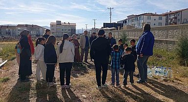 Gediz'de "Bir İyilik, Bir Fidan" etkinliği ile fidanlar toprakla buluştu