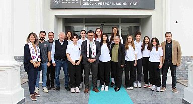 Genç basketçilerden İl Müdürü'ne ziyaret