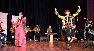 Gençler Sahnede Müzik ve Kültürü Buluşturdu