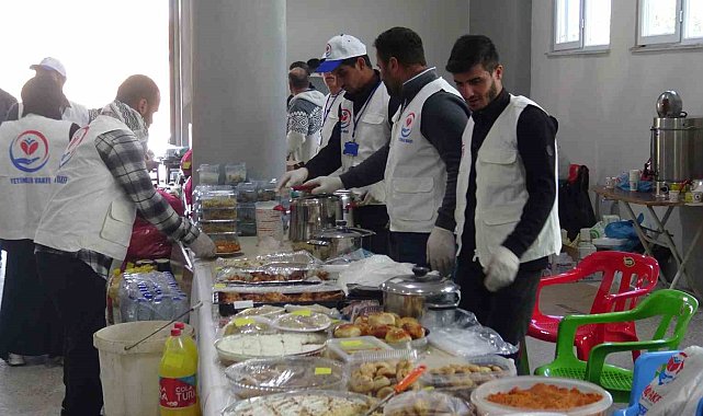 Gercüş'te Filistinliler yararına yardım etkinliği