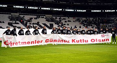 Giovanni van Bronckhorst'tan kadroda 2 değişiklik