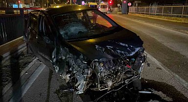 Gizli buzlanma sebebiyle kontrolden çıkan otomobil kaza yaptı: 1 yaralı