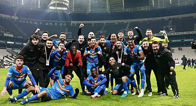 Göztepe ilk deplasman galibiyetini Beşiktaş'a karşı aldı