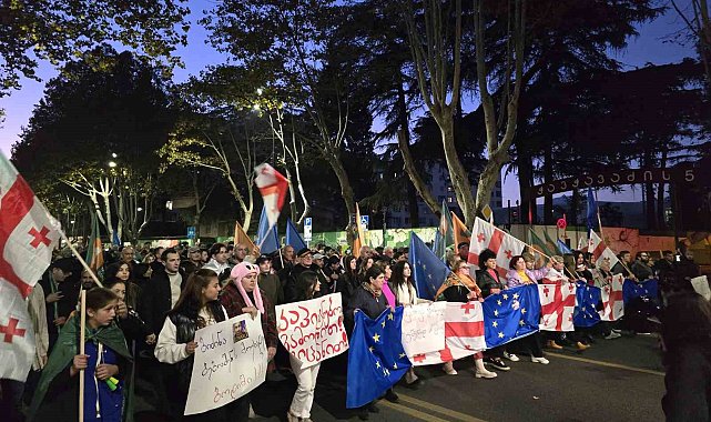Gürcistan'da muhalefet partilerinden protesto yürüyüşü: "Yeniden seçim istiyoruz"