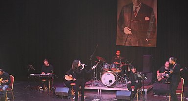 Güzelbahçeli gençler Atatürk için söyledi