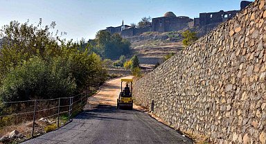 Hevsel Bahçeleri yolu ile Fiskaya merdivenleri yenilendi